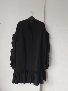 40 NIKKIE ruffle black -VOL
