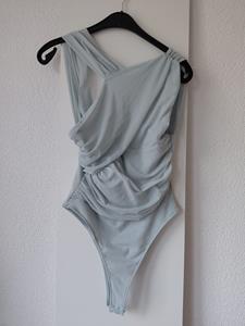 38 ZARA ijsblauwe body -JB