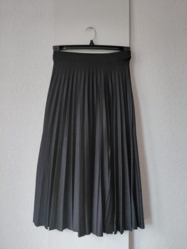 36 BERSHKA zwart plooi -KS