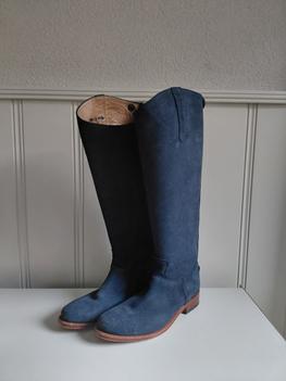 39 BOOTS & WOODS -GK