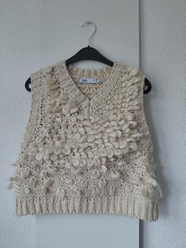 36 ZARA top beige -JA