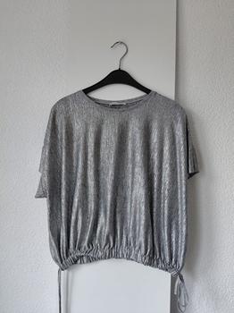 38 ZARA top zilver - NM