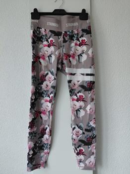 38 STRONGER tight bloem