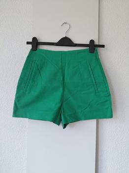36 ZARA groene short -HB