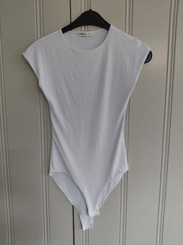 38 PULL & BEAR body -HB