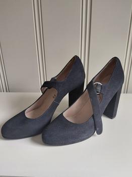 39 UNISA suede hakken -NO