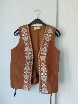38/40 MISS JUNE suede gilet -GB